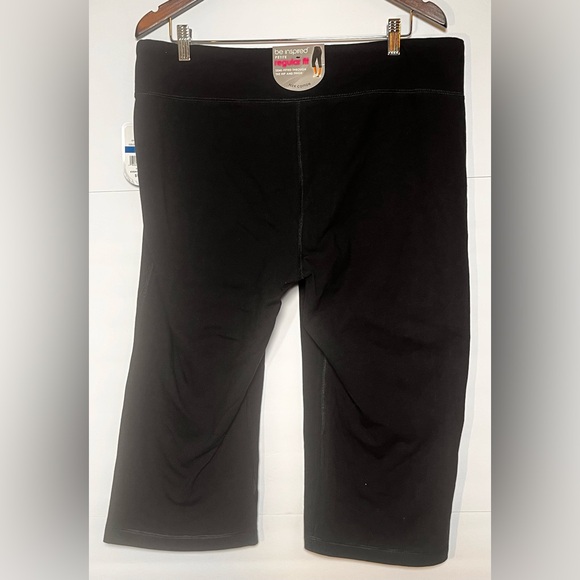 Be Inspired Petite XL Regular Fit Capris - Picture 2 of 6